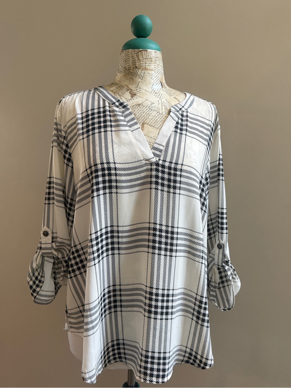 Maurices Black & White Plaid V-Neck Tunic
